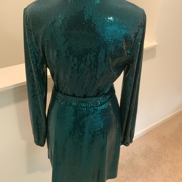 Cara Santana x Nine West emerald green medium Sequin Wrap Dress with belt. - Picture 6 of 11